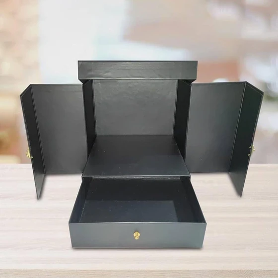 board-gift-box-2.webp