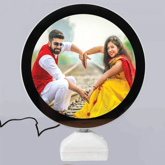 mirror-magic-photo-frames-2.webp
