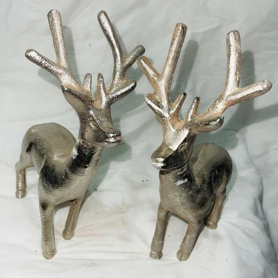 silver-aluminium-deers-1.webp