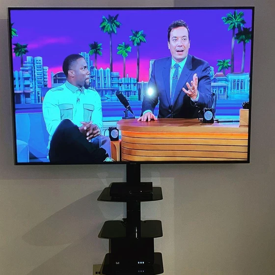 mounting-led-tv-1.webp