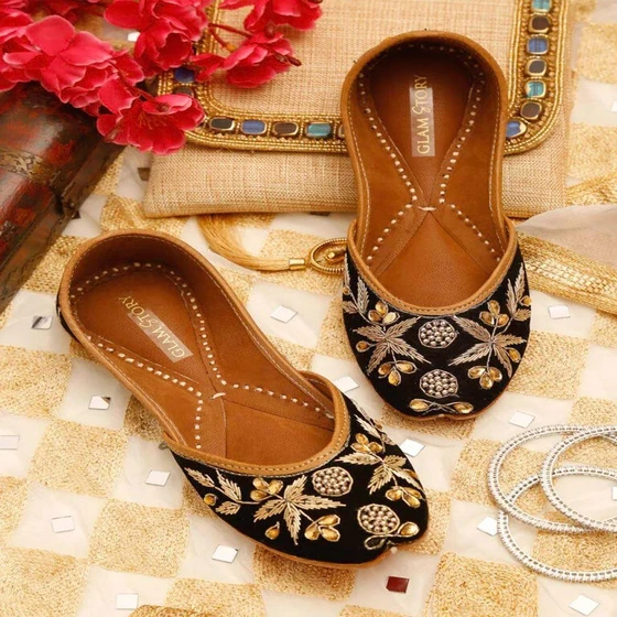ladies-punjabi-jutti-2.webp