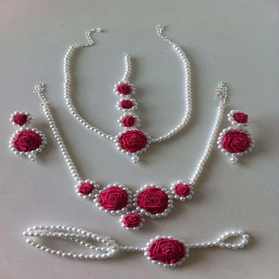 pearl-flower-jewellery-2.webp