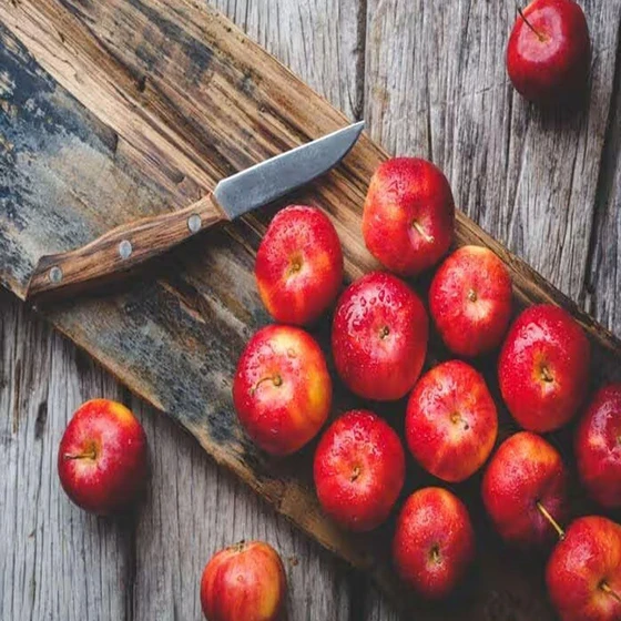 common-fresh-apple-2.webp