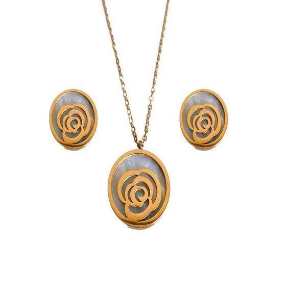 fashionable-pendant-set-2.webp