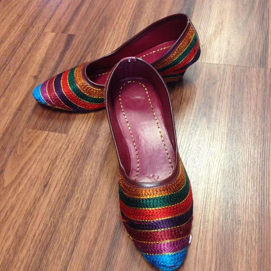 colorful-rajasthani-jutti-2.webp