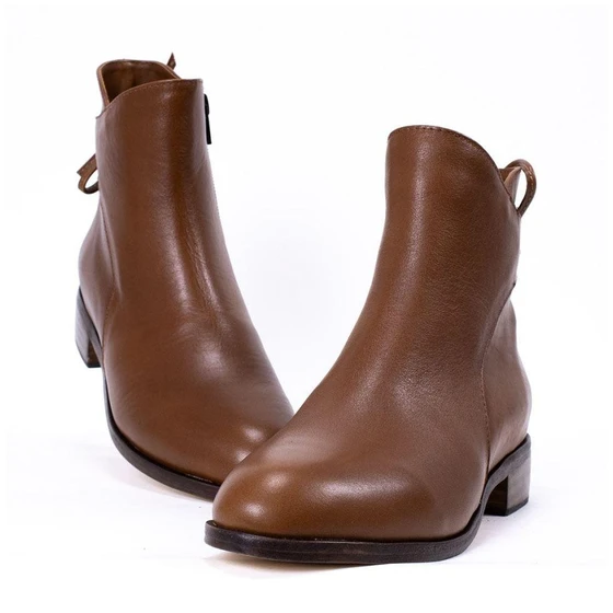 ladies-leather-boots-2.webp