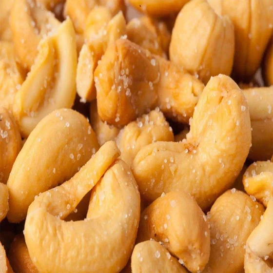 salted-roasted-cashew-nut-1.webp