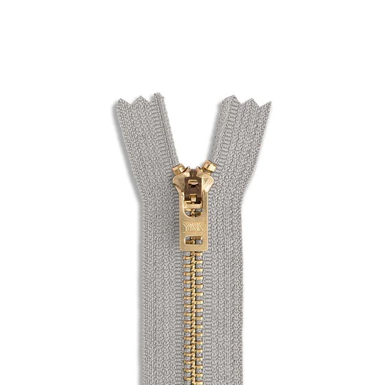 extremely-polyester-zippers-2.webp