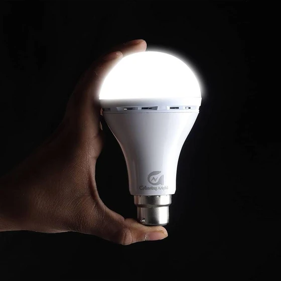 rechargeable-light-bulb-1.webp