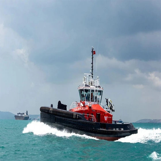 electric-tug-boat-2.webp