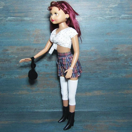 single-plastic-doll-toy-2.webp