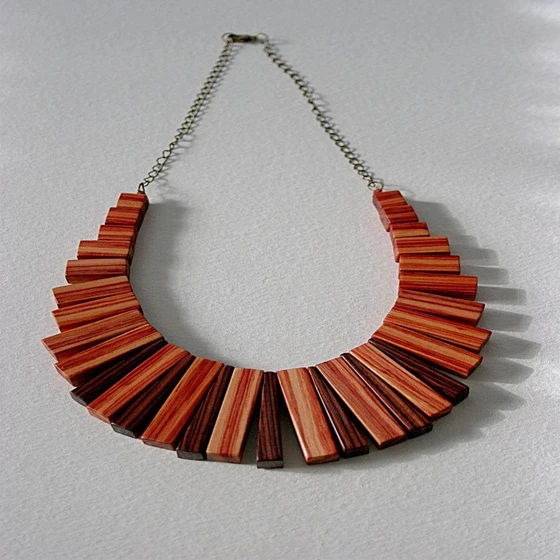 designer-wooden-necklace-2.webp
