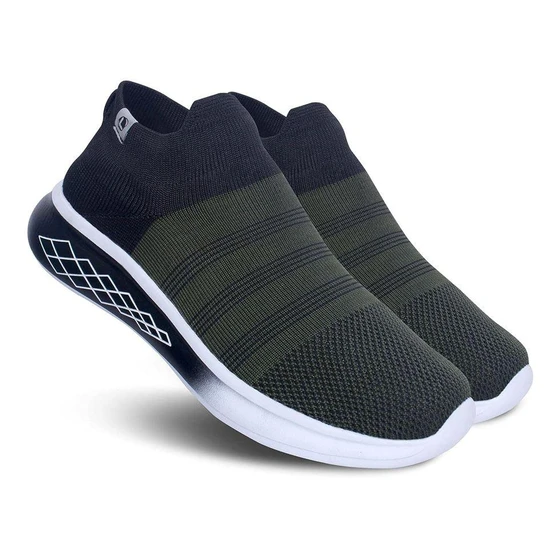 adult-sports-shoes-2.webp