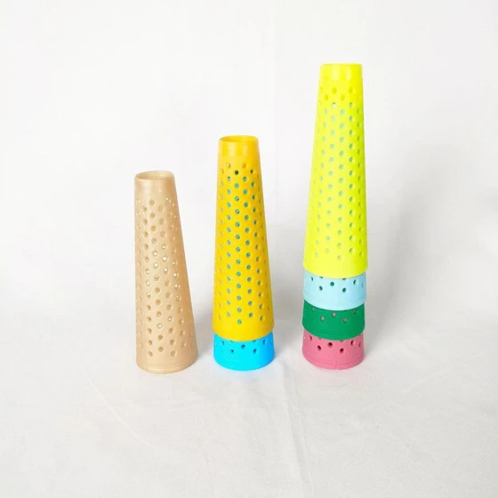 dyeing-perforated-cones-2.webp