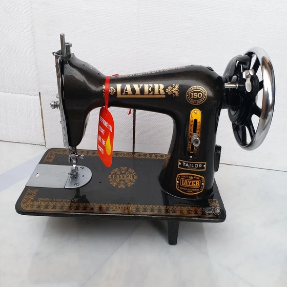 layer-sewing-machine-2.webp