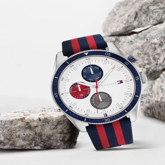 hilfiger-watch-2.webp