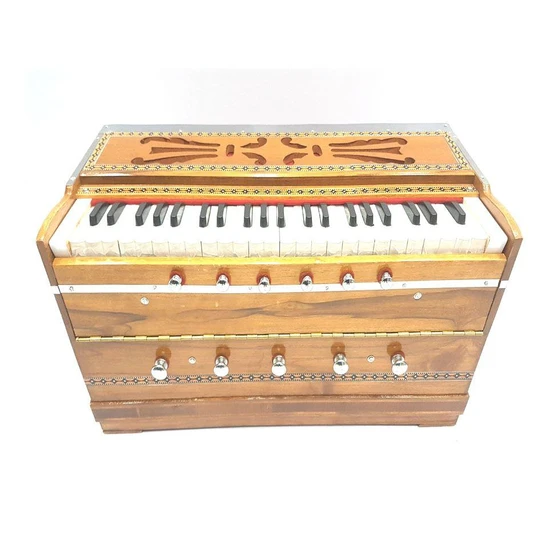 triple-reed-harmonium-1.webp