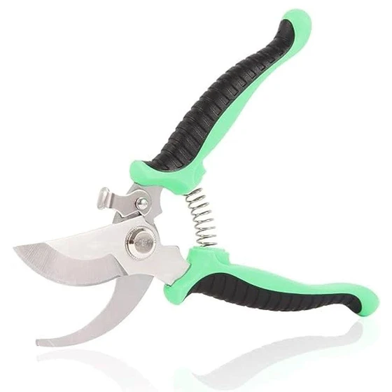 stainless-steel-garden-secateurs-2.webp