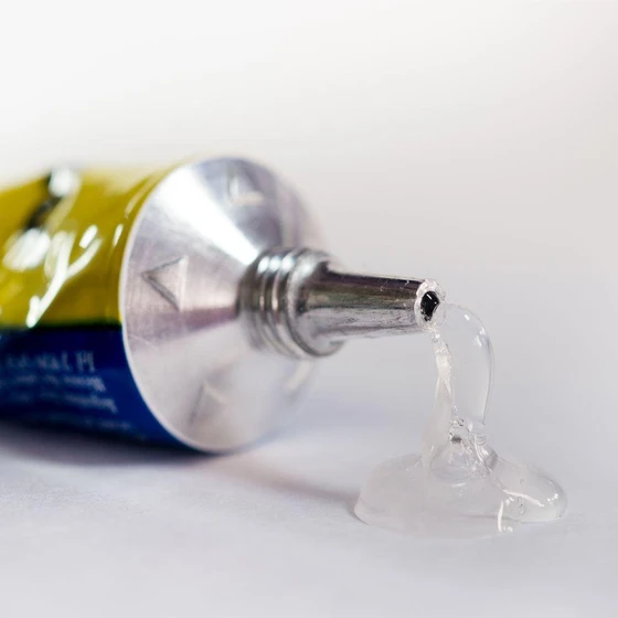 epoxy-resin-glue-2.webp