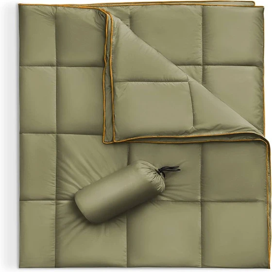 warm-camping-blanket-11.webp