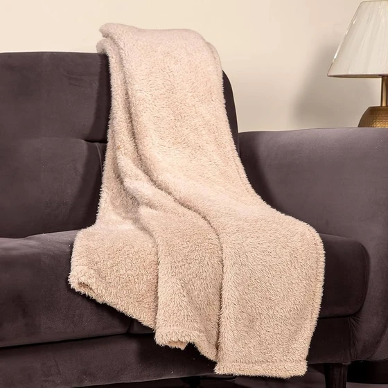 soft-throw-blanket-2.webp