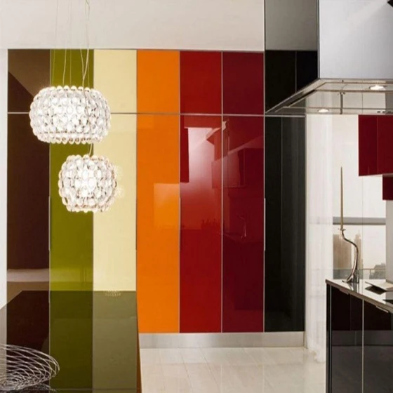 lacquered-rectangular-glass-2.webp