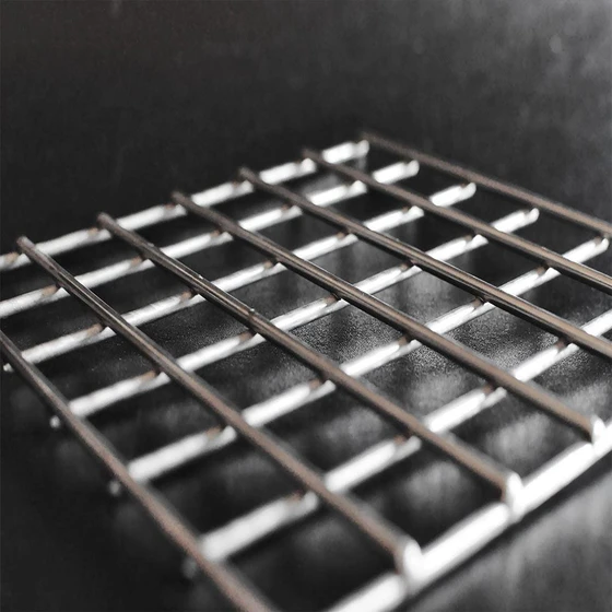 wire-mesh-welding-2.webp