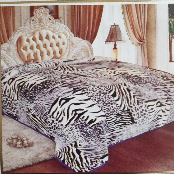 mink-signature-blanket-2.webp