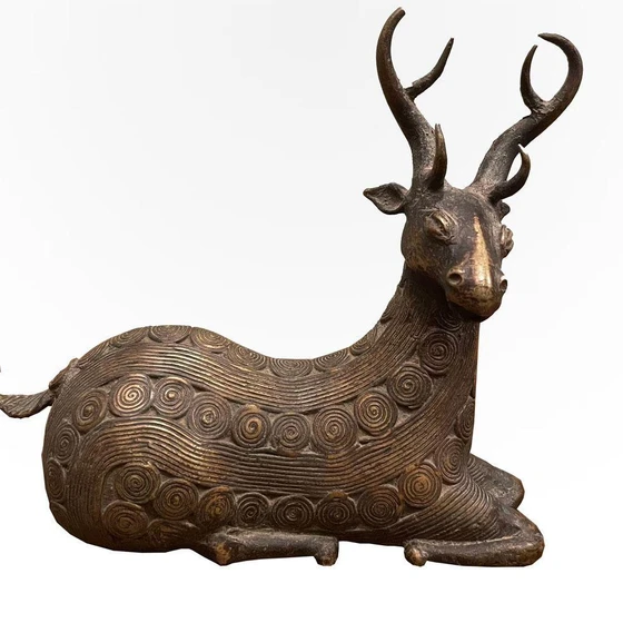 antique-deer-statue-2.webp