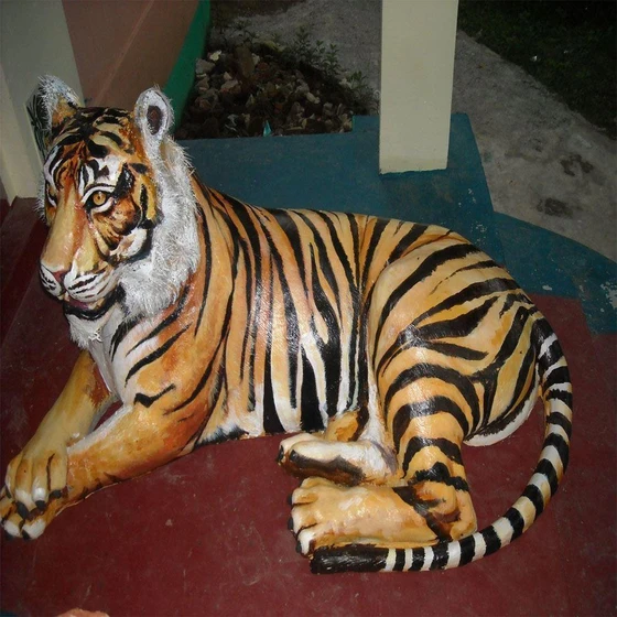 fiber-tiger-statue-1.webp