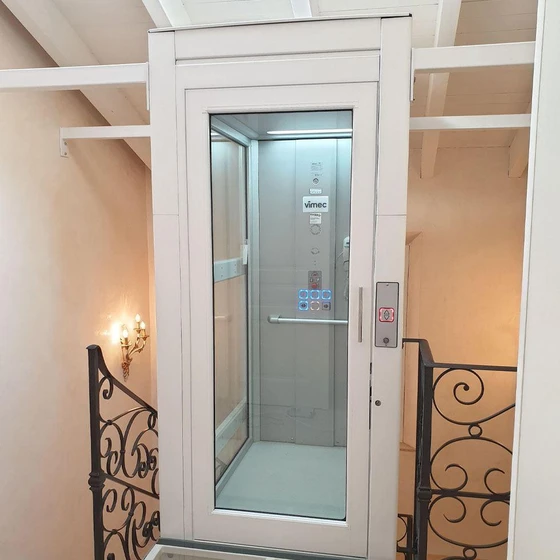 hydraulic-passenger-lift-2.webp