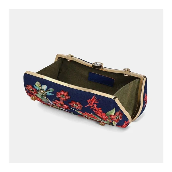 printed-clutch-bag-2.webp