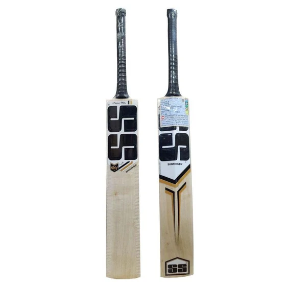 kashmiri-willow-cricket-bats-2.webp