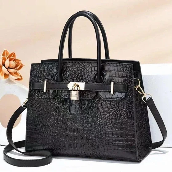 designer-leather-purses-1.webp