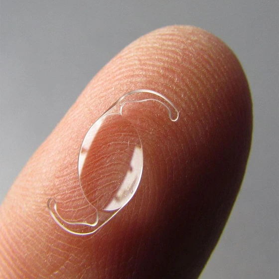 iol-intraocular-lens-1.webp