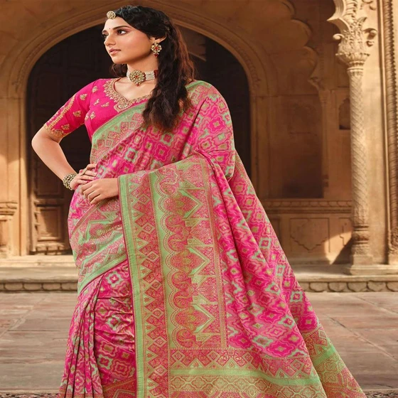 embroidery-designer-saree-2.webp