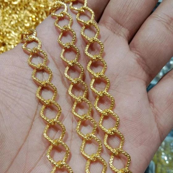 chains-fancy-metal-2.webp