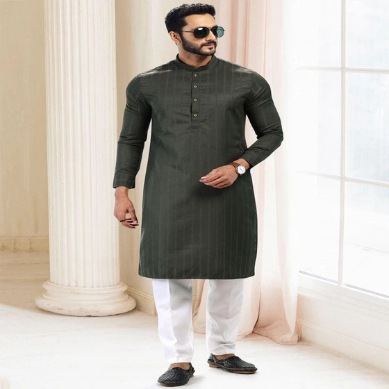 mens-traditional-kurta-2.webp
