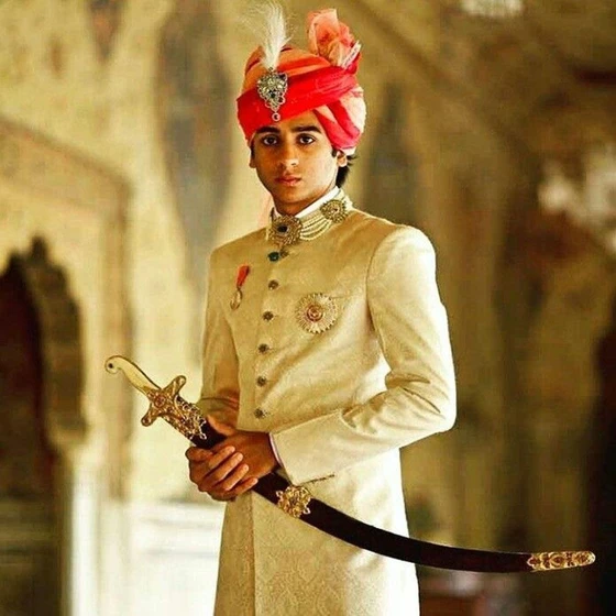 jodhpuri-royal-sherwani-2.webp