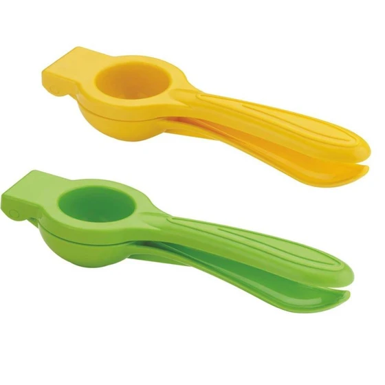 plastic-lemon-squeezer-2.webp