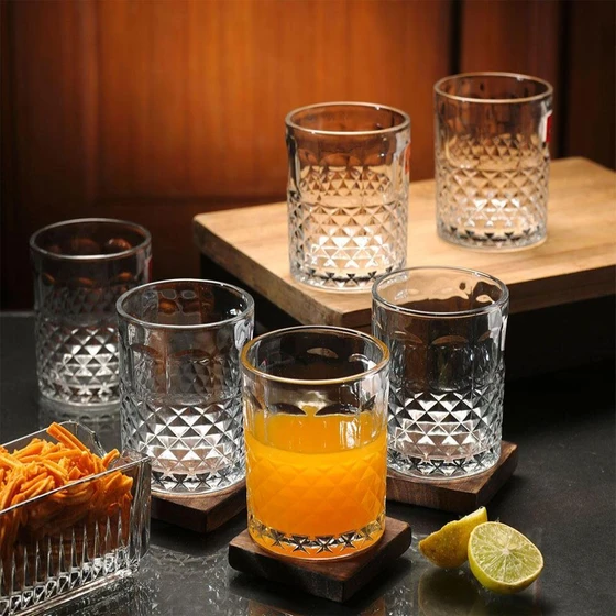 juice-drinking-glass-2.webp
