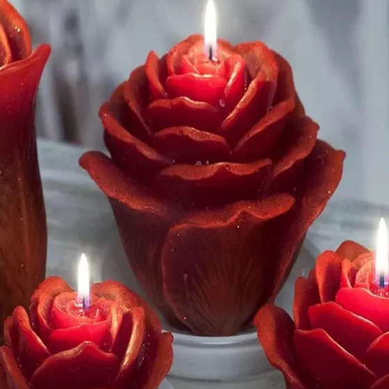 rose-wax-candle-2.webp