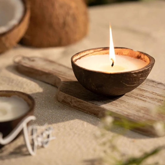 coconut-shell-candle-1.webp