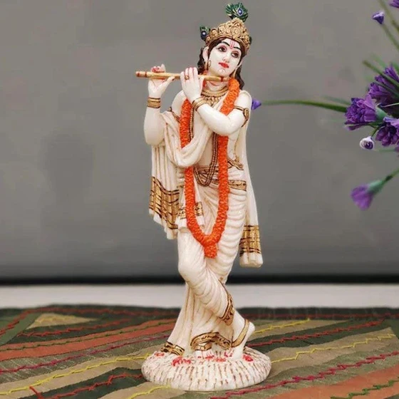 lord-krishna-statue-2.webp