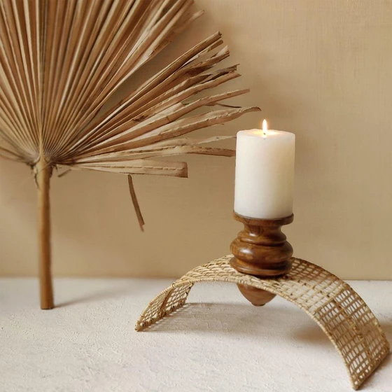 decor-candle-holder-1.webp
