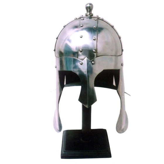 arthurian-helmet-armors-2.webp