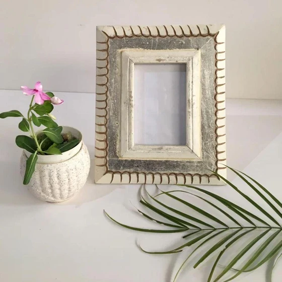 wooden-square-photo-frames-2.webp