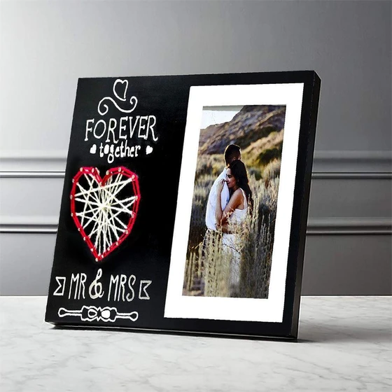 hanging-handmades-frames-2.webp