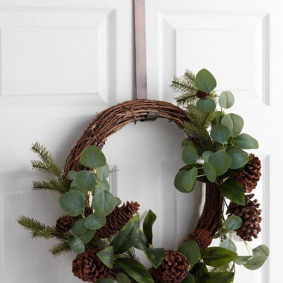 iron-wreath-2.webp