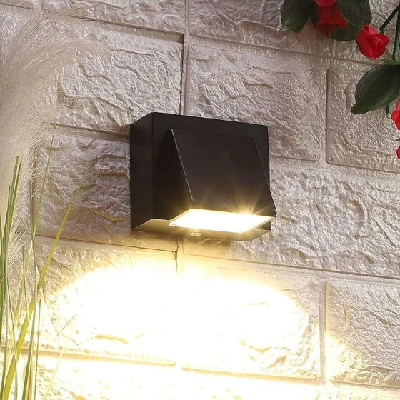 wall-mounted-light-2.webp